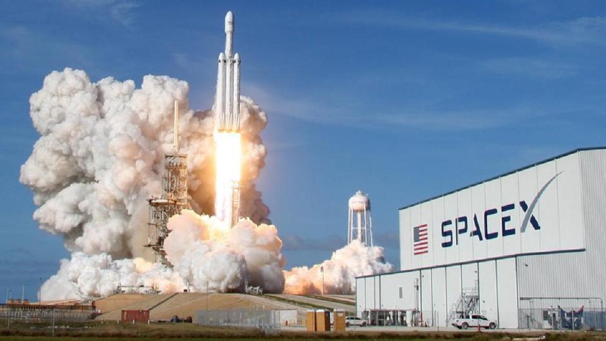 SpaceX запустить нові супутники для екстреного зв'язку iPhone
