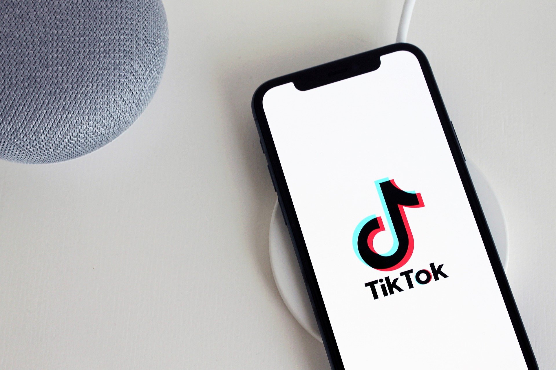 Користувачі TikTok з США масово переходять у ще один китайський аналог — RedNote