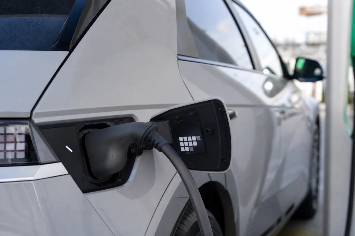 Hyundai Ioniq 5 зберіг швидке заряджання, але має питання до надійності
