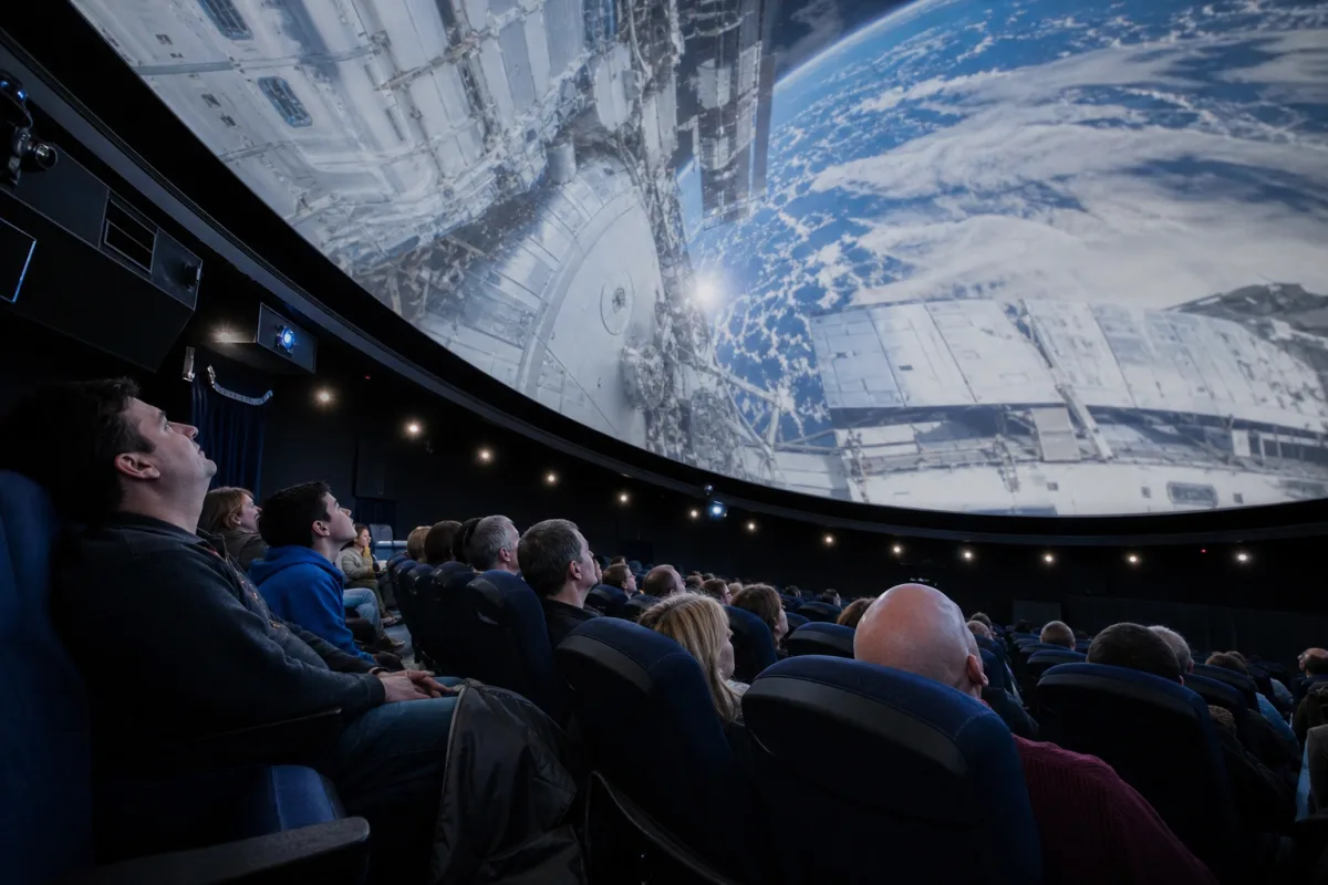 Чим IMAX Dome відрізняється від звичайних залів IMAX