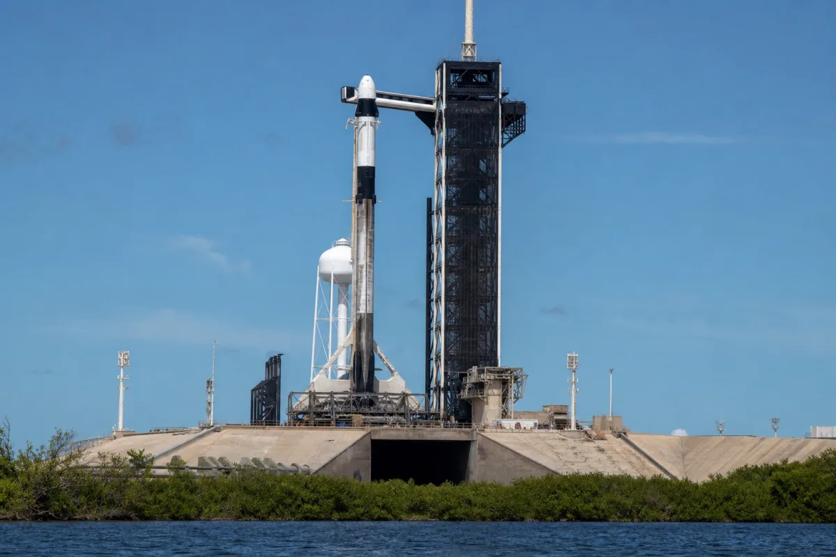 SpaceX планує завершити польоти Crew Dragon після 2030 року