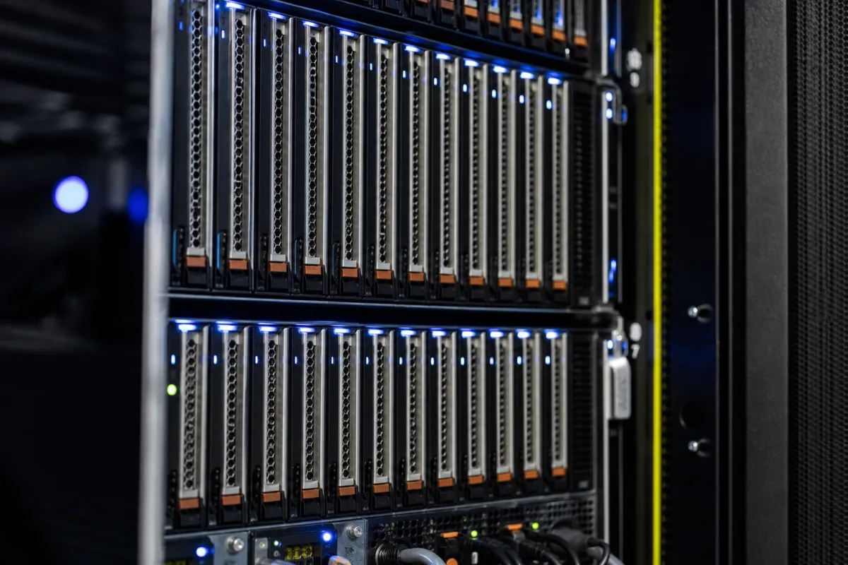 Kioxia представила SSD E1 L місткістю до 122,88 ТБ для датацентрів