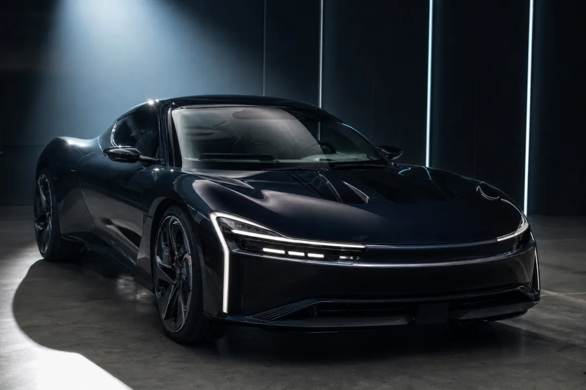 Tesla готує презентацію серійної версії нового Roadster у Техасі