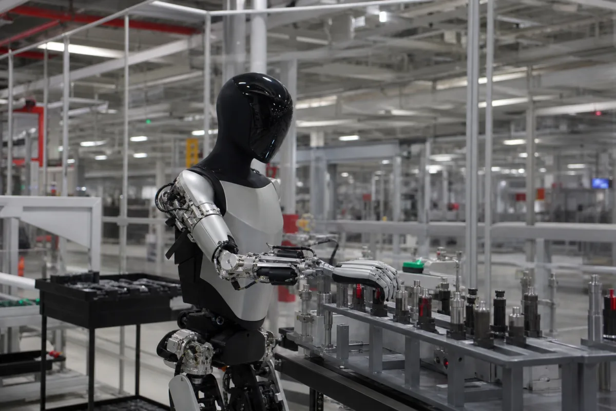 Tesla запустила виробництво роботів Optimus у Каліфорнії, прибуток упав на 43%