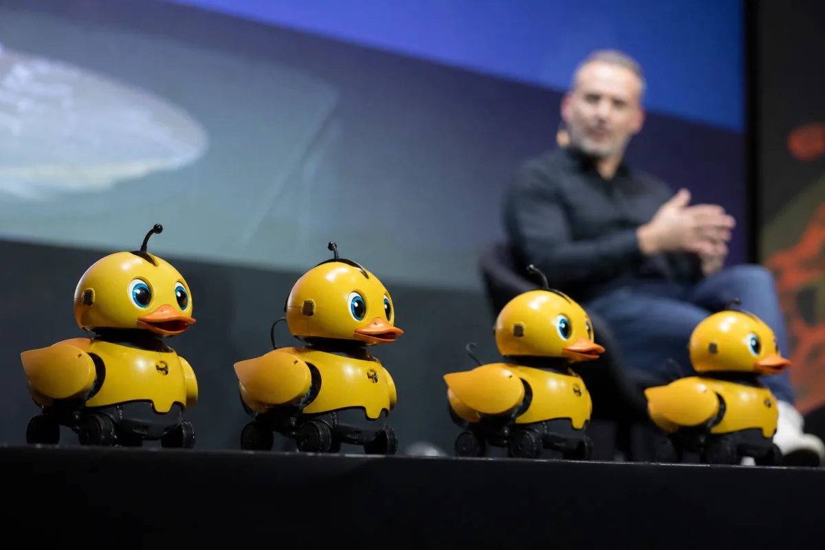 Генеральний директор Nvidia Дженсен Хуанг показав роботів Microducks у Берліні