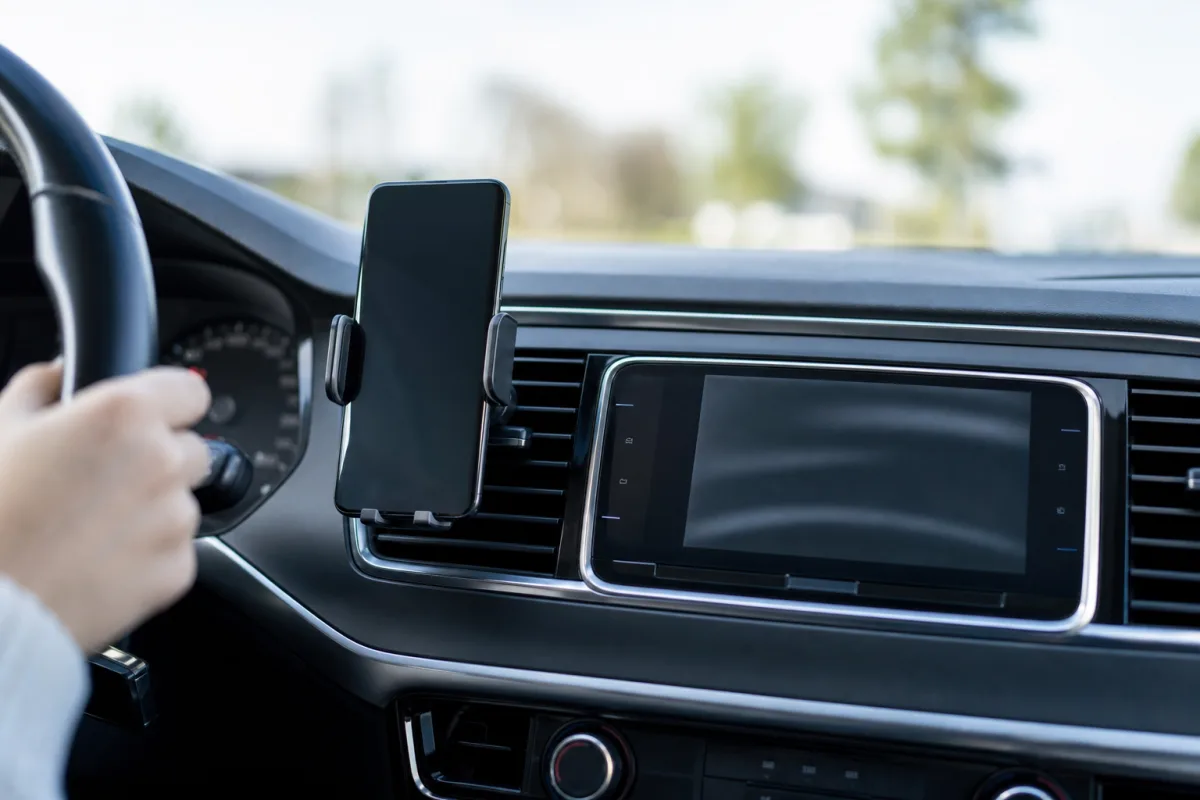 Як зменшити нагрівання смартфона під час роботи CarPlay та Android Auto