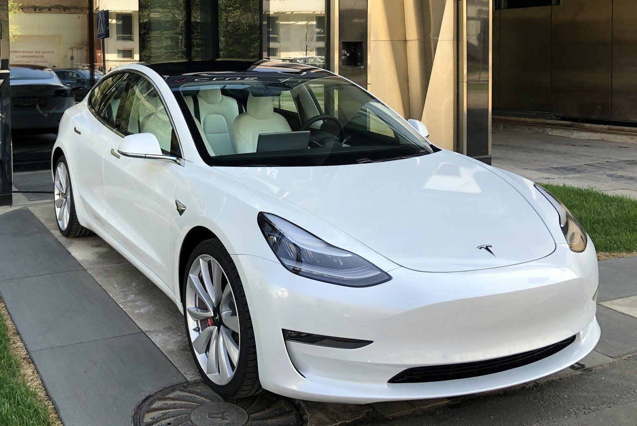 Автопілот Tesla потрапив у новий скандал