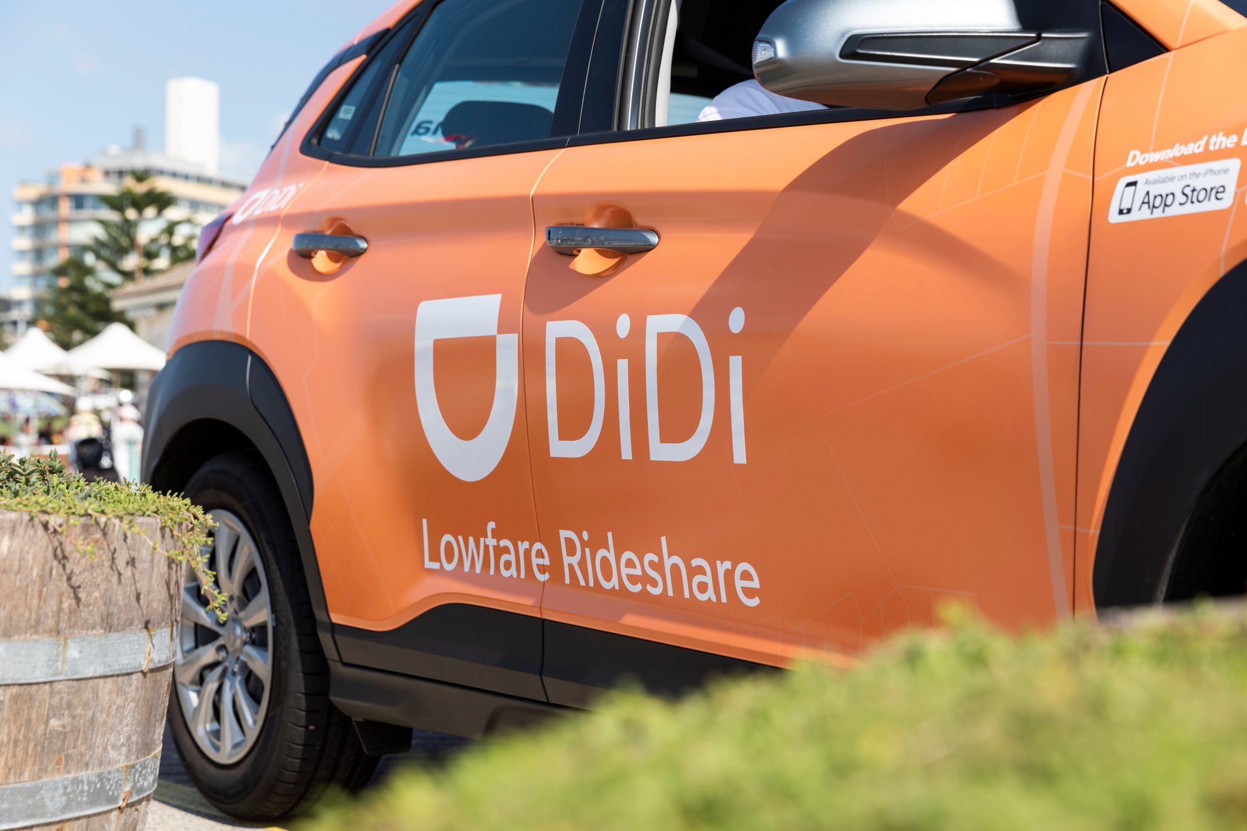 Китайська влада хоче купити контрольний пакет акцій сервісу таксі DiDi, щоб управляти компанією