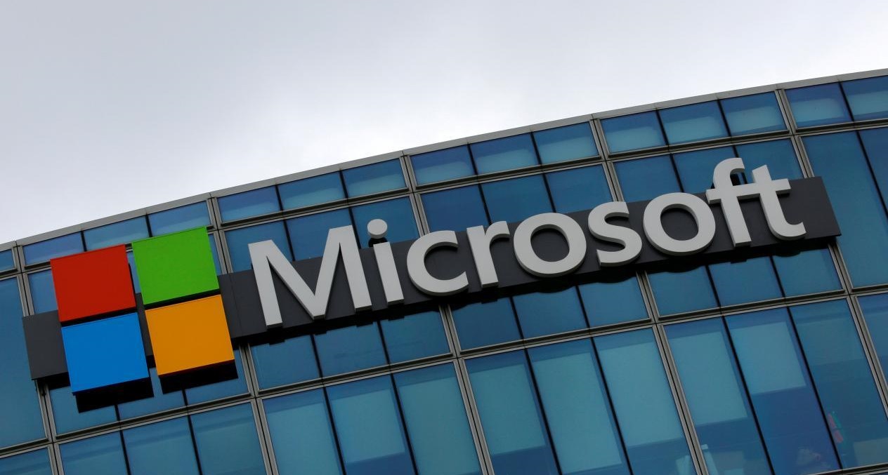 Microsoft випустила светр зі скріпкою, що розмовляє, з Microsoft Office